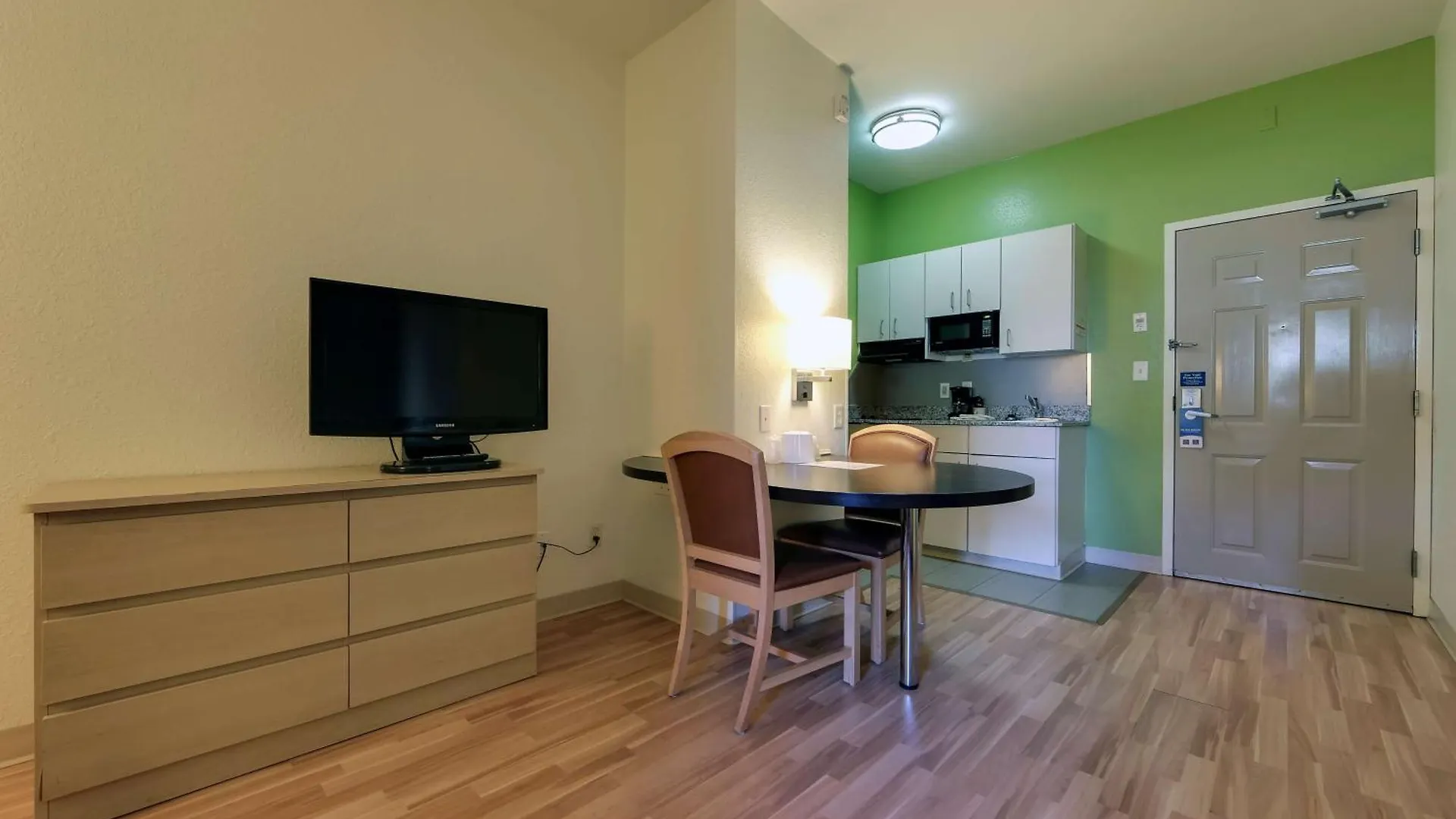 Hotel Studio 6 Toronto - Mississauga With Kitchenettes