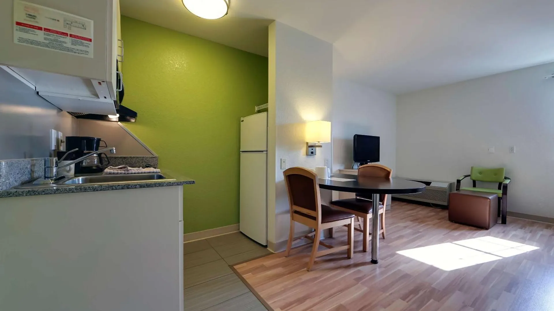 Studio 6 Toronto - Mississauga With Kitchenettes Hotel